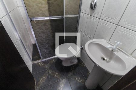 Banheiro de casa para alugar com 1 quarto, 40m² em Vila Corberi, São Paulo