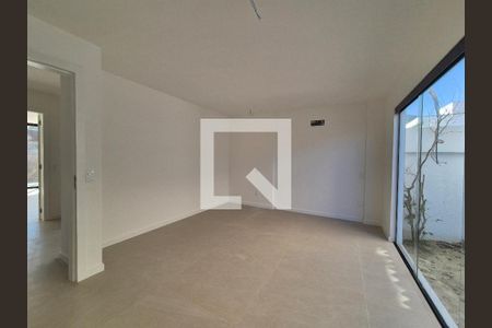 Casa de Condomínio à venda com 4 quartos, 220m² em Vargem Pequena, Rio de Janeiro