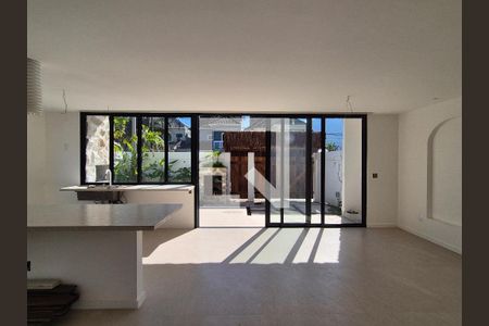 Casa de Condomínio à venda com 4 quartos, 220m² em Vargem Pequena, Rio de Janeiro