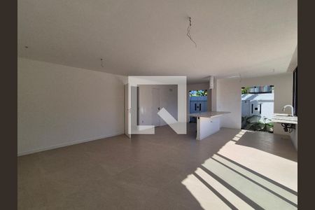 Casa de Condomínio à venda com 4 quartos, 220m² em Vargem Pequena, Rio de Janeiro