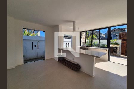Casa de Condomínio à venda com 4 quartos, 220m² em Vargem Pequena, Rio de Janeiro
