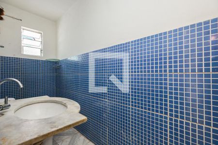Banheiro de casa para alugar com 1 quarto, 70m² em Parque Pinheiros, Taboão da Serra