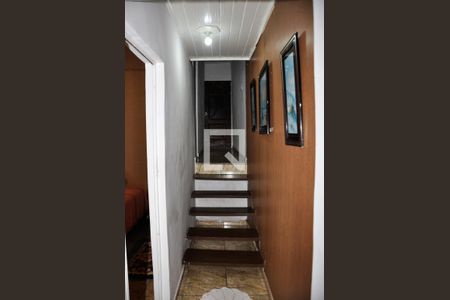 Corredor Interno de casa à venda com 2 quartos, 180m² em Jardim Iris, São Paulo