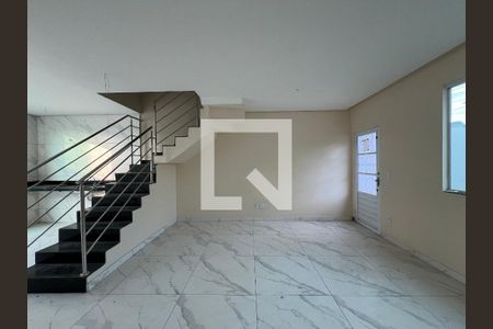 Casa à venda com 3 quartos, 130m² em Copacabana, Belo Horizonte