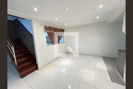 Sala 2 de casa para alugar com 4 quartos, 195m² em Honório Gurgel, Rio de Janeiro