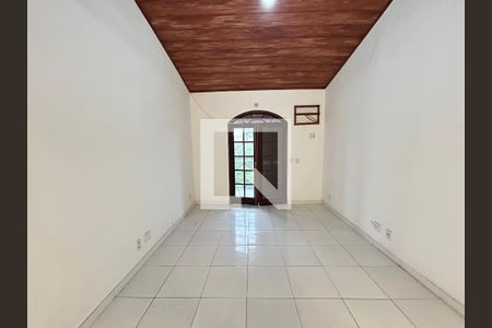 Sala de casa para alugar com 4 quartos, 195m² em Honório Gurgel, Rio de Janeiro
