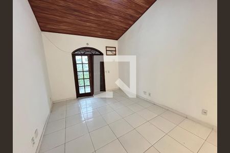 Sala de casa para alugar com 4 quartos, 195m² em Honório Gurgel, Rio de Janeiro