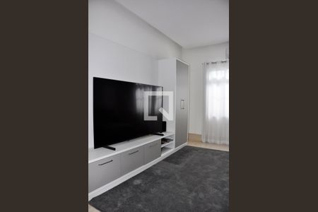 Casa Mobiliada - Detalhe - Sala de TV de casa para alugar com 3 quartos, 420m² em City América, São Paulo