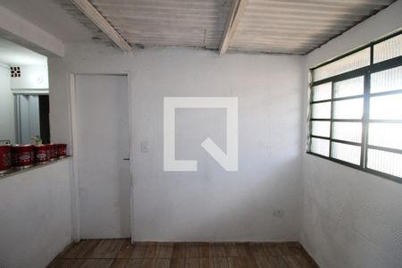 Sala de casa à venda com 7 quartos, 200m² em Jardim Guaianazes, São Paulo
