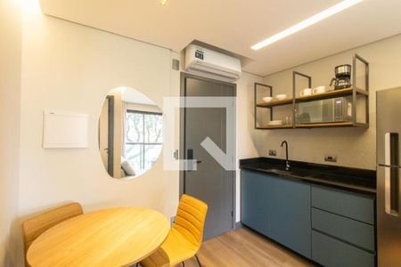 Sala/Cozinha de apartamento para alugar com 1 quarto, 24m² em Água Verde, Curitiba
