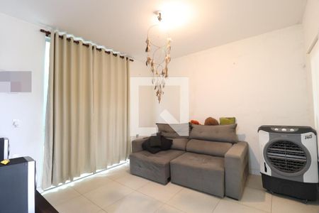 Sala de casa para alugar com 2 quartos, 110m² em Jardim Europa, Uberlândia