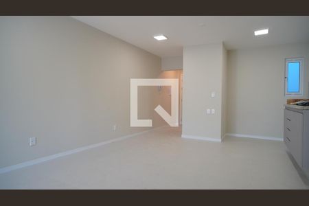 Sala e cozinha  de apartamento à venda com 1 quarto, 50m² em Passo D’areia, Porto Alegre