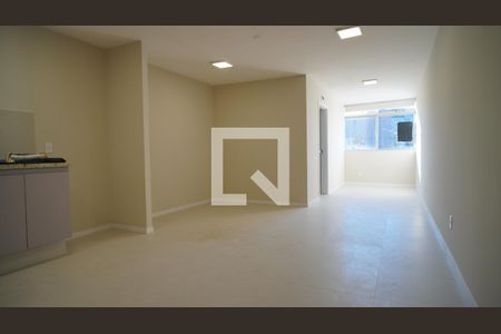 Sala e cozinha de apartamento à venda com 1 quarto, 50m² em Passo D’areia, Porto Alegre
