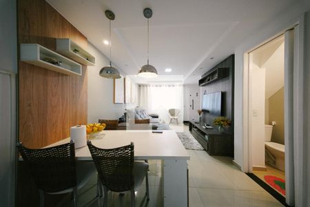 Sala de casa de condomínio para alugar com 2 quartos, 72m² em Vila Ré, São Paulo