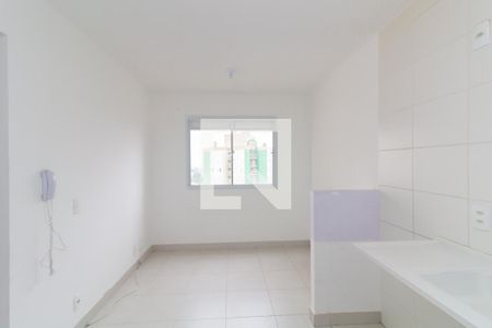 Sala/Cozinha de apartamento para alugar com 2 quartos, 32m² em Fazenda Aricanduva, São Paulo