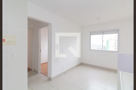 Sala/Cozinha de apartamento para alugar com 2 quartos, 32m² em Fazenda Aricanduva, São Paulo