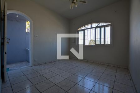 SALA de casa à venda com 4 quartos, 250m² em Jardim São Jorge, São Paulo