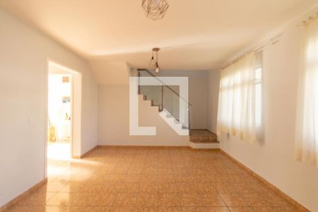 Sala de casa à venda com 4 quartos, 200m² em Cidade Industrial de Curitiba, Curitiba
