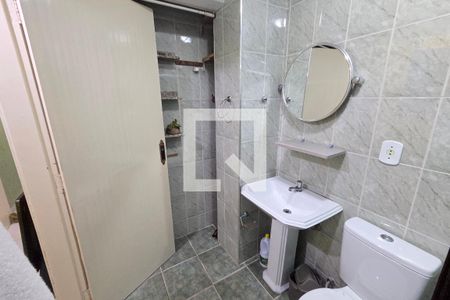 Banheiro de apartamento para alugar com 1 quarto, 42m² em Canto do Forte, Praia Grande