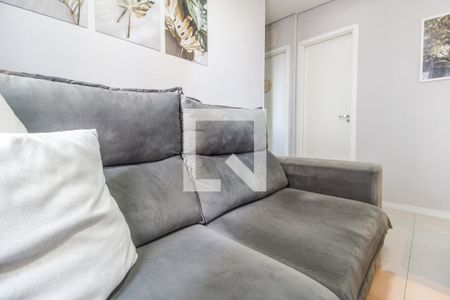 Sala de apartamento à venda com 2 quartos, 42m² em Jardim Tupanci, Barueri