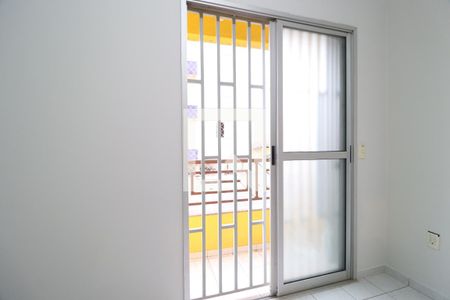 Sala de apartamento para alugar com 2 quartos, 54m² em Santa Mônica, Uberlândia