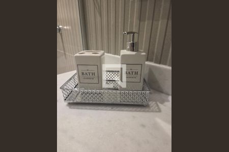 Banheiro de apartamento para alugar com 1 quarto, 56m² em Alphaville Industrial, Barueri