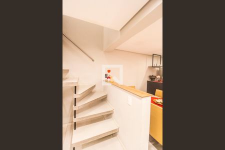 Escada de casa à venda com 2 quartos, 150m² em Parque Viana, Barueri