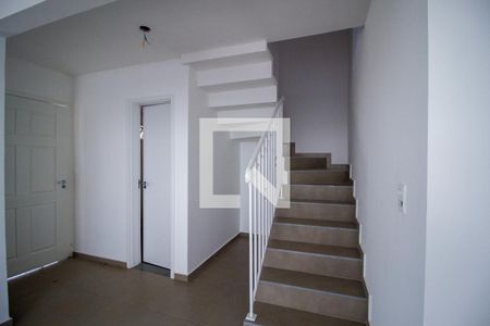 Escada de casa de condomínio para alugar com 3 quartos, 115m² em Jardim Tatiana, Votorantim