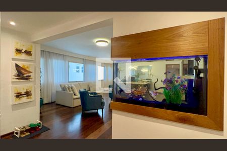 Entrada de apartamento à venda com 3 quartos, 170m² em Jardim Paulista, São Paulo