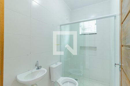 Banheiro de casa de condomínio para alugar com 1 quarto, 70m² em Vila Zat, São Paulo