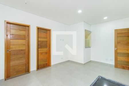 Sala de apartamento para alugar com 2 quartos, 66m² em Vila Zat, São Paulo