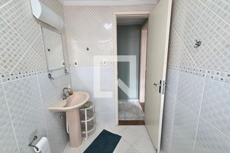 Banheiro de apartamento para alugar com 1 quarto, 63m² em Cidade Ocian, Praia Grande