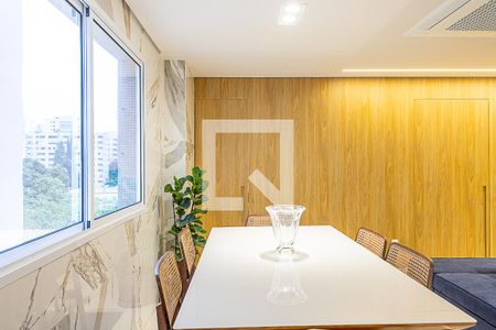 Sala de apartamento à venda com 3 quartos, 85m² em Moema, São Paulo