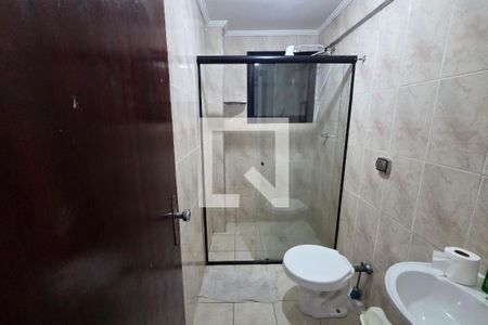 Banheiro de apartamento para alugar com 2 quartos, 70m² em Aviação, Praia Grande