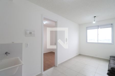Sala/Cozinha/Área de serviço de apartamento para alugar com 1 quarto, 27m² em Parque Industrial Tomas Edson, São Paulo