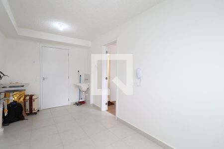 Sala/Cozinha/Área de serviço de apartamento para alugar com 1 quarto, 27m² em Parque Industrial Tomas Edson, São Paulo