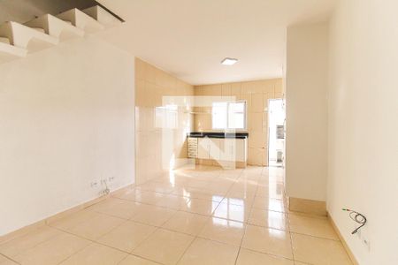 Sala/Cozinha de casa de condomínio para alugar com 2 quartos, 51m² em Jardim Lourdes, Ferraz de Vasconcelos