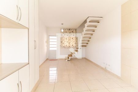 Sala/Cozinha de casa de condomínio para alugar com 2 quartos, 51m² em Jardim Lourdes, Ferraz de Vasconcelos