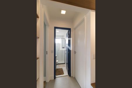 Corredor de apartamento à venda com 2 quartos, 56m² em Vila Nair, São Paulo