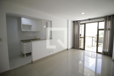 Sala de apartamento para alugar com 2 quartos, 70m² em Barra Olímpica, Rio de Janeiro