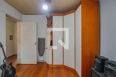 Quarto 2 de apartamento para alugar com 2 quartos, 110m² em Vila Ipiranga, Porto Alegre