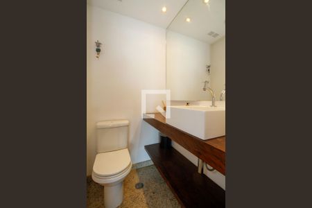 Lavabo de apartamento para alugar com 1 quarto, 76m² em Alto de Pinheiros, São Paulo