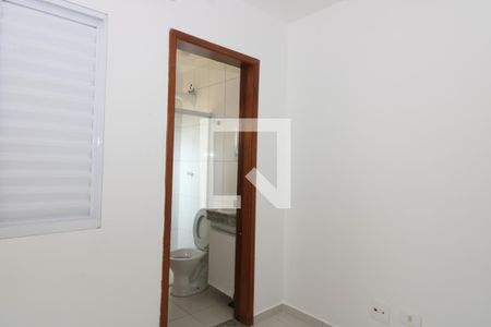 Suíte 1 de casa de condomínio para alugar com 2 quartos, 80m² em Vila Ré, São Paulo