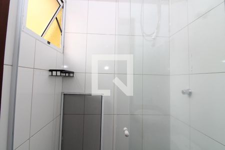 Banheiro da Suíte 1 de casa de condomínio para alugar com 2 quartos, 80m² em Vila Ré, São Paulo