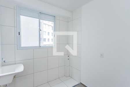 Sala, cozinha e área de serviço de apartamento para alugar com 2 quartos, 39m² em Vila Pirituba, São Paulo