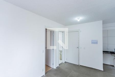 Sala, cozinha e área de serviço de apartamento para alugar com 2 quartos, 39m² em Vila Pirituba, São Paulo