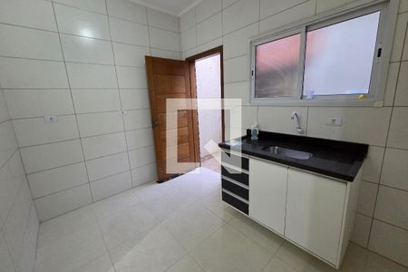 Cozinha de casa de condomínio para alugar com 2 quartos, 56m² em Vila Caiçara, Praia Grande