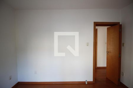 Quarto 1 de apartamento para alugar com 2 quartos, 44m² em Jardim Itu, Porto Alegre