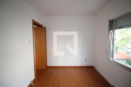 Quarto 1 de apartamento para alugar com 2 quartos, 44m² em Jardim Itu, Porto Alegre