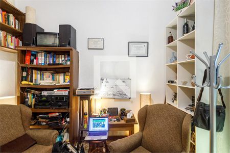 Casa à venda com 8 quartos, 247m² em Vila Mariana, São Paulo